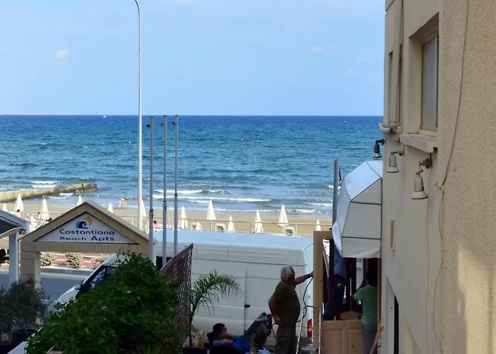 Mackenzie Blu * Larnaca