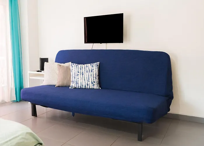 Mackenzie Blu Ларнака